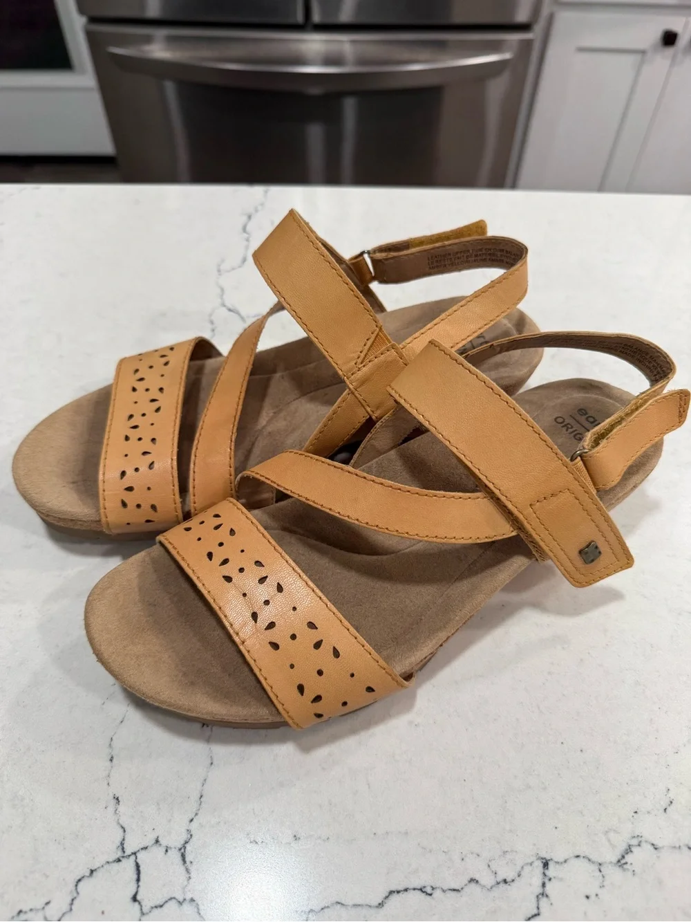 Earth Origins Women’s Gold Tan Leather Strappy Wedge Sandals US 9 M